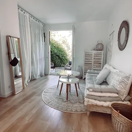 Ravissant T1 Avec Jardinet Proche De La Mer Hyères Exterior foto