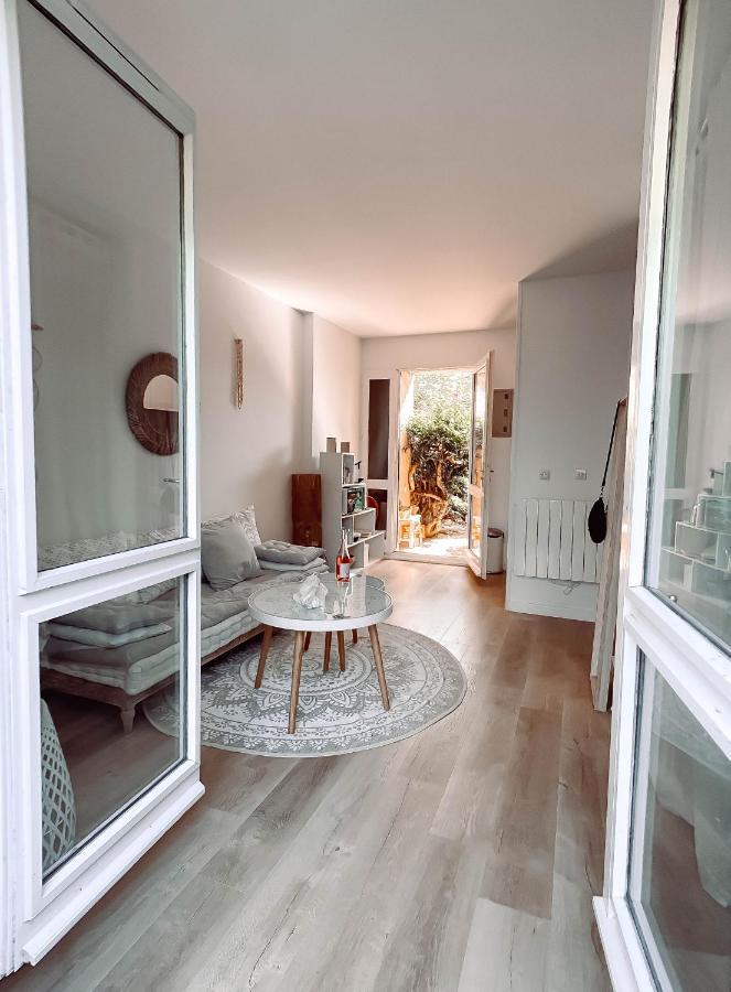 Ravissant T1 Avec Jardinet Proche De La Appartement Hyères