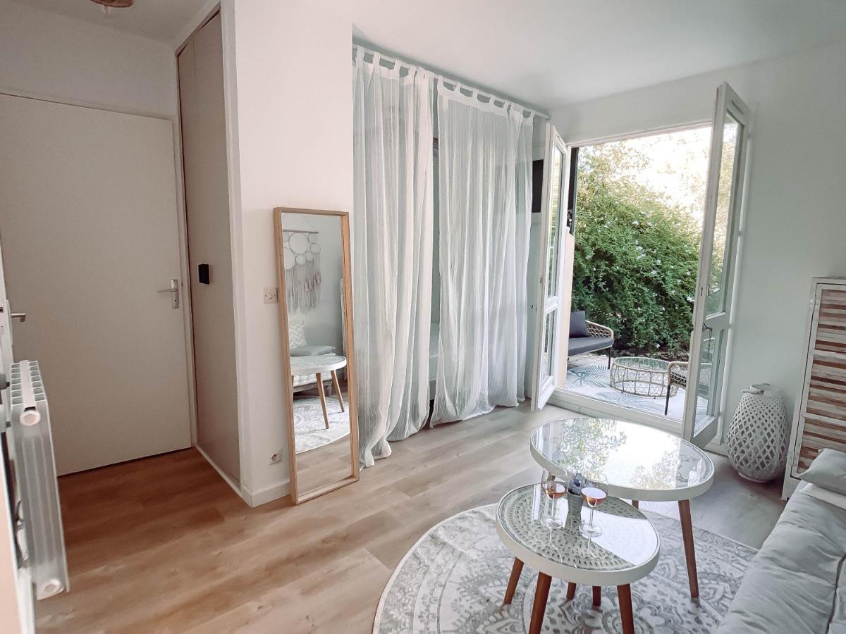 Ravissant T1 Avec Jardinet Proche De La Appartement Hyères